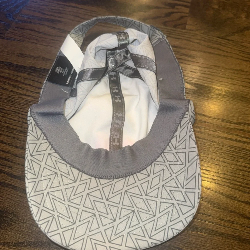 Under Armour Kids' Hat with Pink Logo and Geometric Design